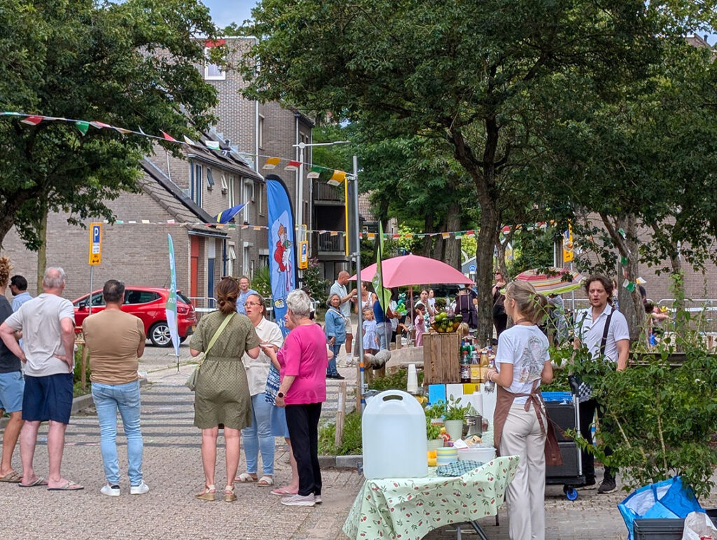 Feestelijke onthulling Happy Buurt make-over De Laar-Oost